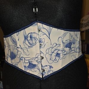 Floral Corset Belt in Blue and White